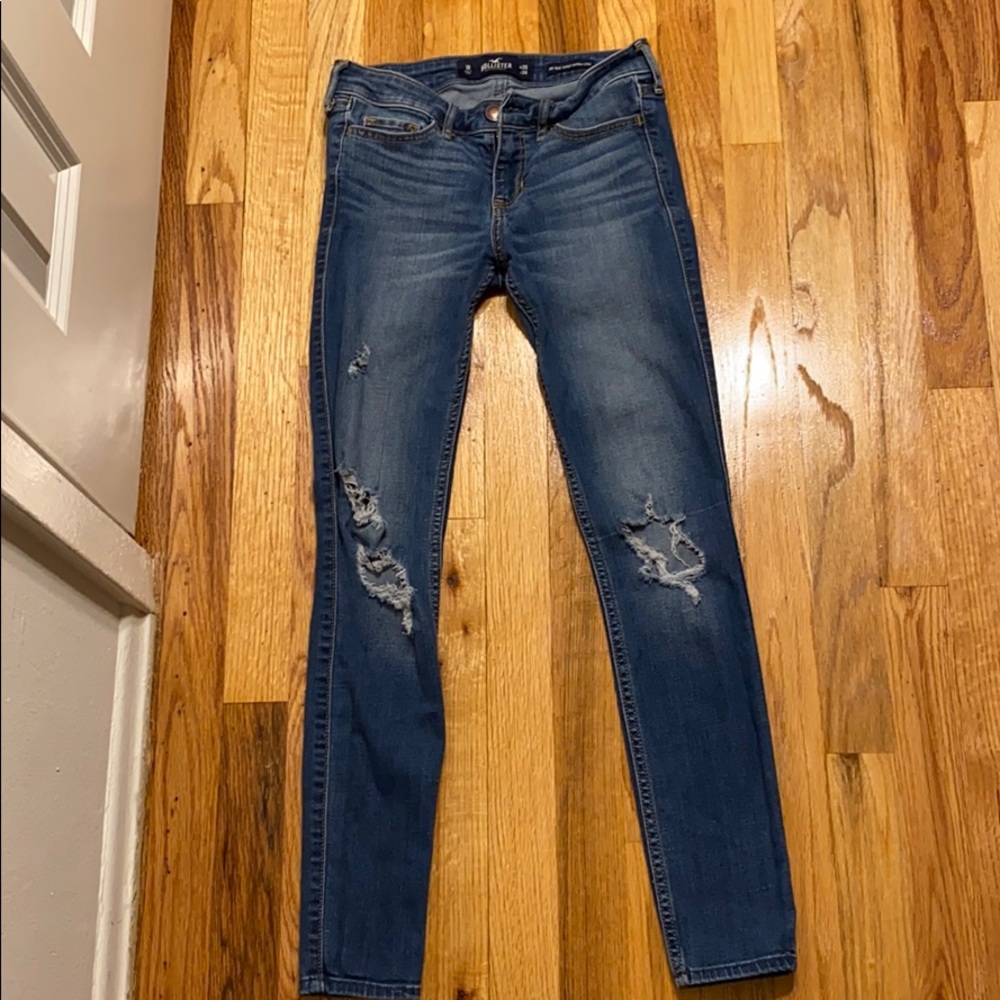 Hollister Low Rise Super Skinny Crop jeans